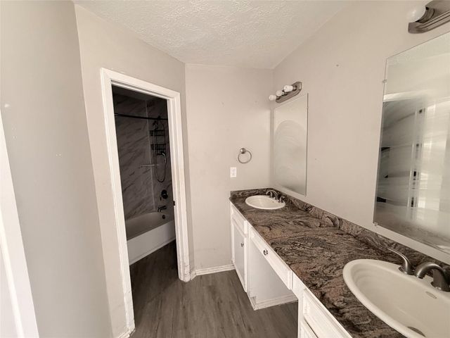 8203 Lone Quail Drive, Houston, TX 77489