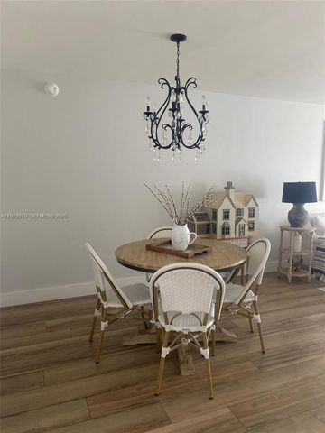 9420 Poinciana Pl 214, Davie, FL 33324