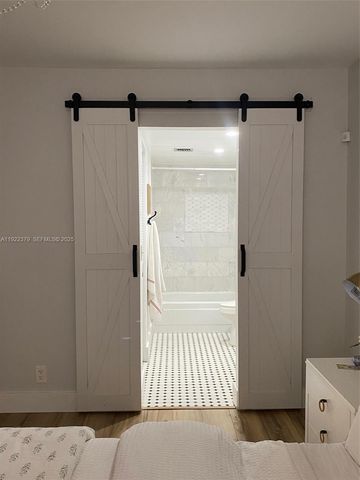 9420 Poinciana Pl 214, Davie, FL 33324