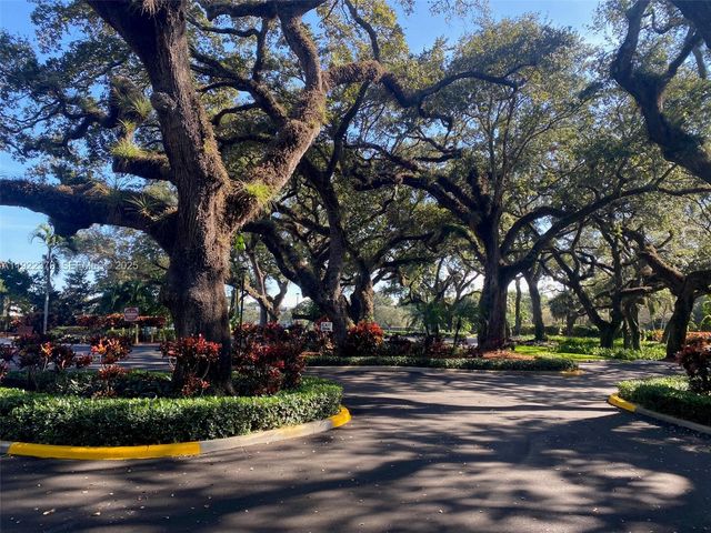 9420 Poinciana Pl 214, Davie, FL 33324