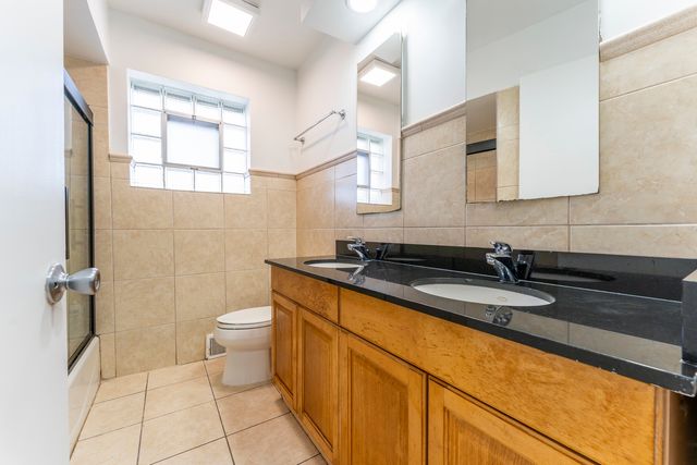 5800 W Foster Avenue, Chicago, IL 60630