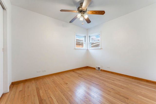 5800 W Foster Avenue, Chicago, IL 60630