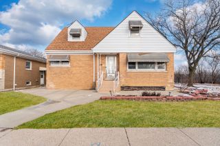 5800 W Foster Avenue, Chicago, IL 60630