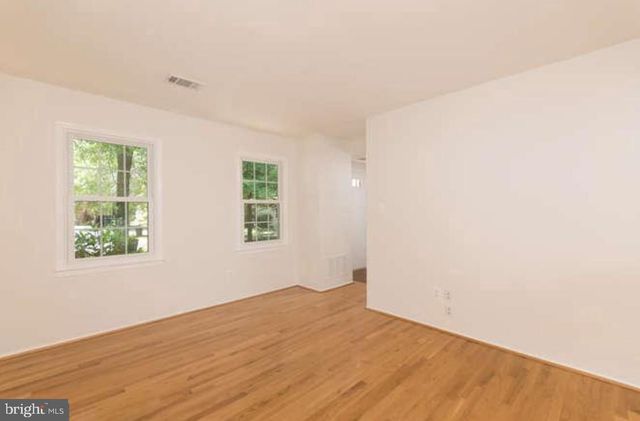 8302 MOLINE PL, Springfield, VA 22153