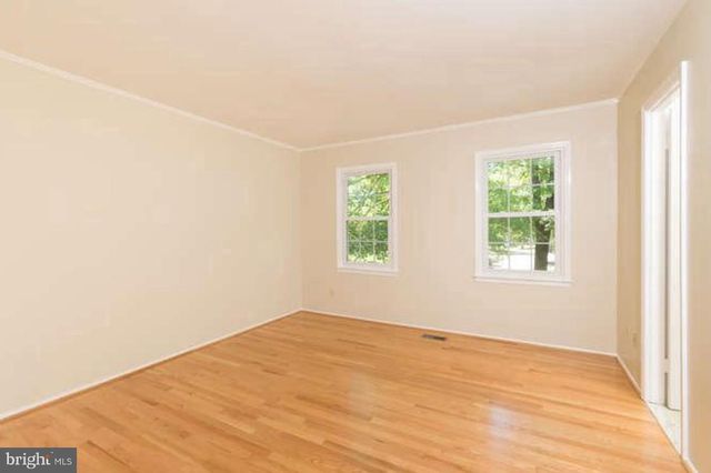 8302 MOLINE PL, Springfield, VA 22153