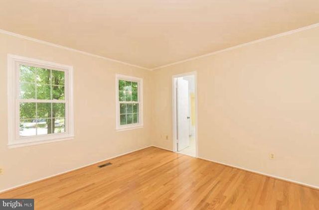 8302 MOLINE PL, Springfield, VA 22153