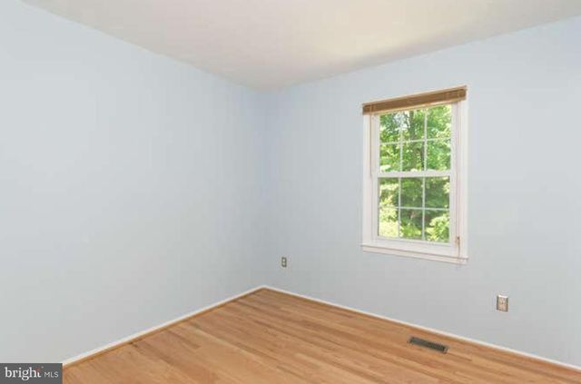 8302 MOLINE PL, Springfield, VA 22153