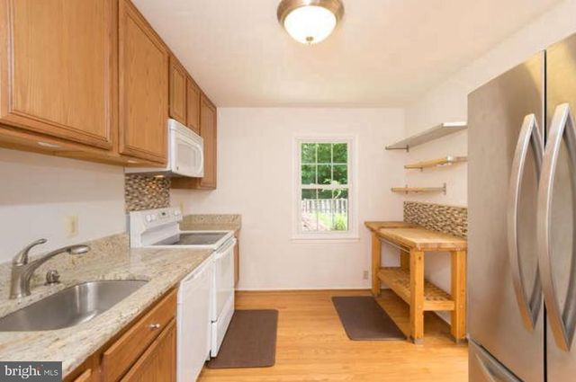 8302 MOLINE PL, Springfield, VA 22153