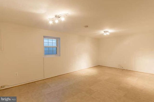 8302 MOLINE PL, Springfield, VA 22153