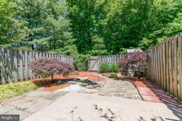 8302 MOLINE PL, Springfield, VA 22153