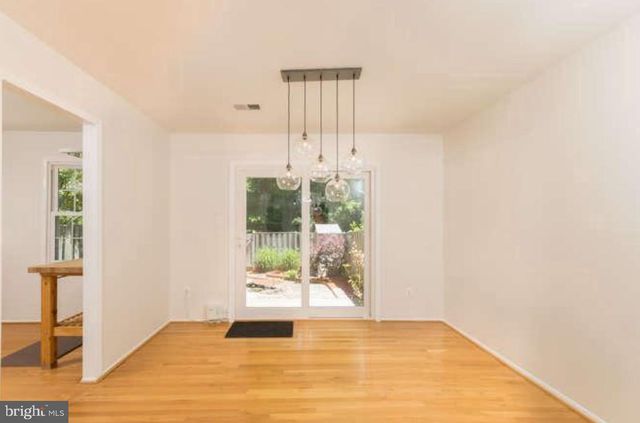 8302 MOLINE PL, Springfield, VA 22153