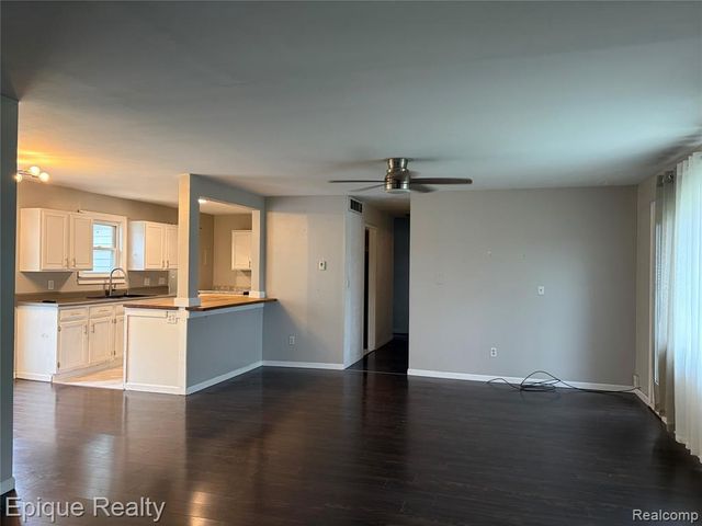 5140 Youngstown Place, Saginaw, MI 48601