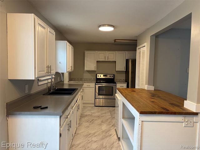 5140 Youngstown Place, Saginaw, MI 48601