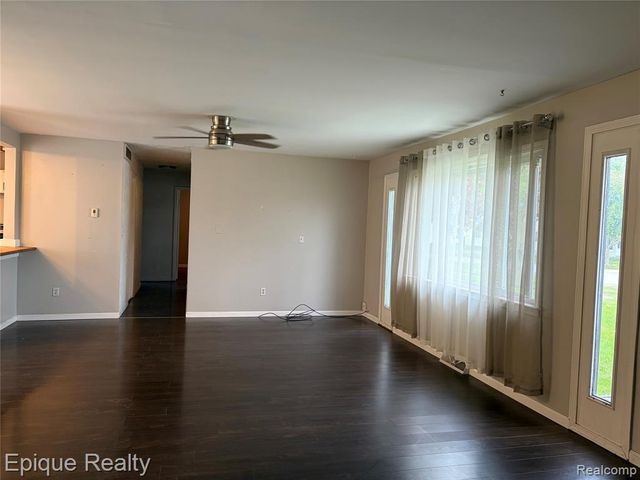 5140 Youngstown Place, Saginaw, MI 48601