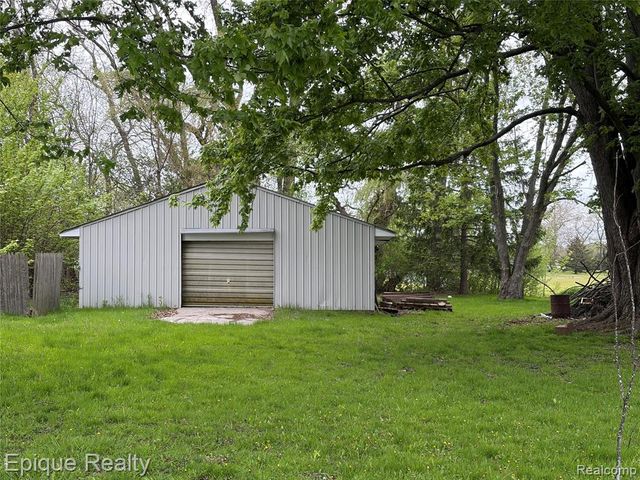 5140 Youngstown Place, Saginaw, MI 48601