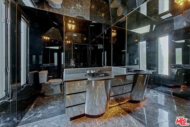 18244 Coastline Drive, Malibu, CA 90265