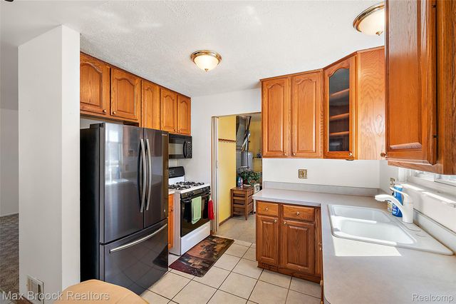 1213 Batavia Avenue, Royal Oak, MI 48067