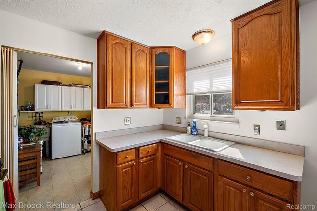 1213 Batavia Avenue, Royal Oak, MI 48067