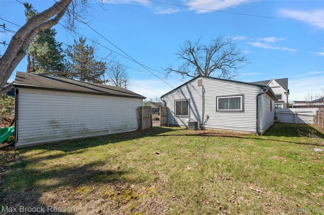 1213 Batavia Avenue, Royal Oak, MI 48067