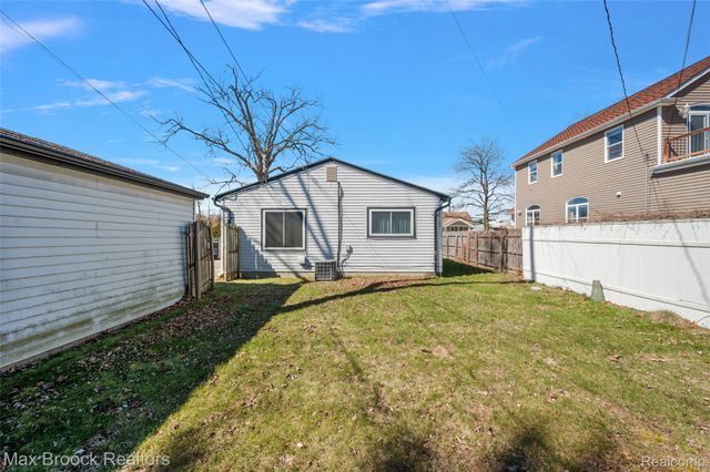 1213 Batavia Avenue, Royal Oak, MI 48067