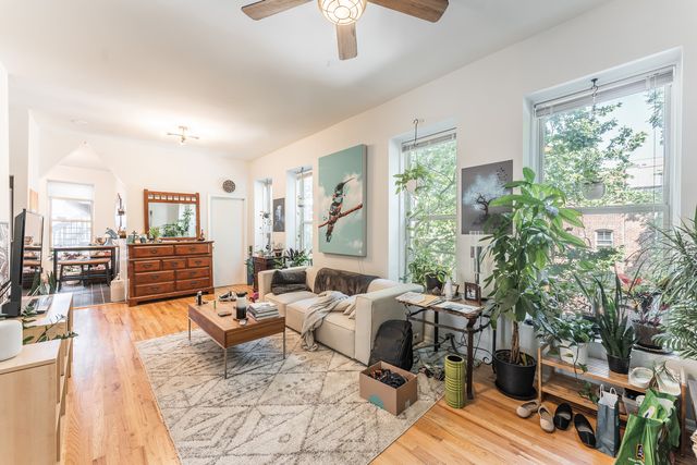 2732 W Chicago Avenue 2R, Chicago, IL 60622