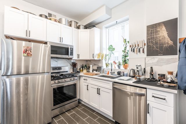 2732 W Chicago Avenue 2R, Chicago, IL 60622