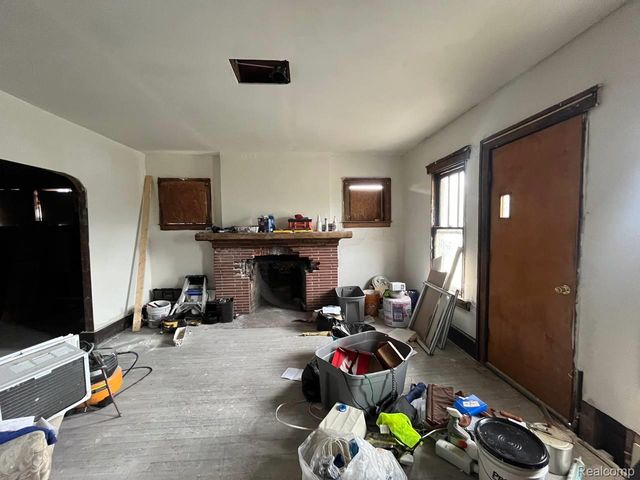 4002 W Philadelphia Street, Detroit, MI 48204
