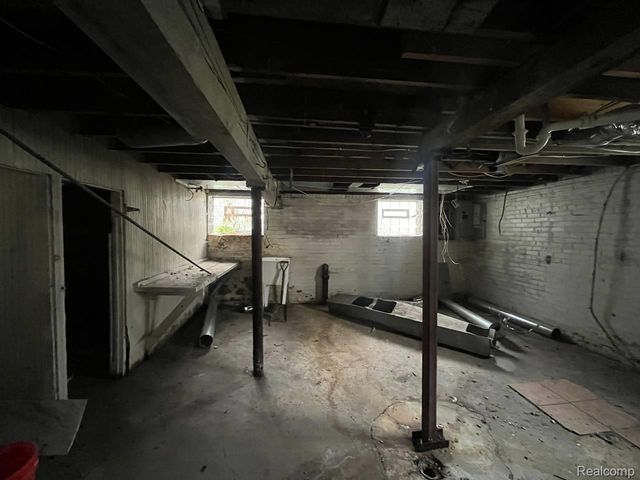 4002 W Philadelphia Street, Detroit, MI 48204
