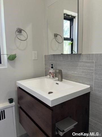 3 Townhouse Place 3A, Great Neck, NY 11021