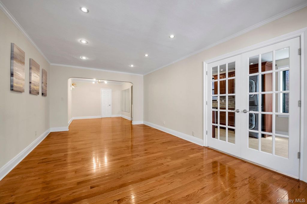 3 Townhouse Place 3A, Great Neck, NY 11021 — photo 5