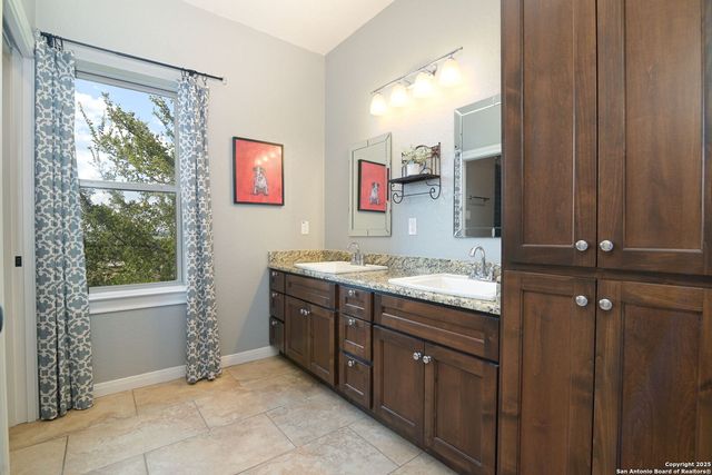 1362 Private Road 3702, San Antonio, TX 78253