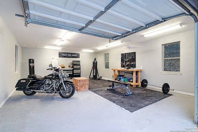 1362 Private Road 3702, San Antonio, TX 78253