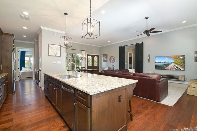 1362 Private Road 3702, San Antonio, TX 78253