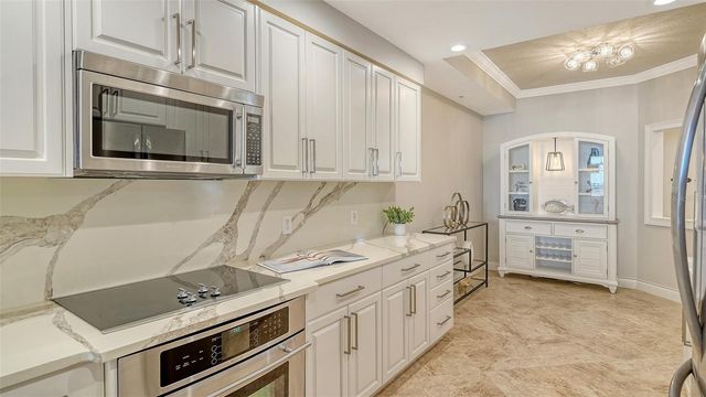 606 RIVIERA DUNES WAY 306, Palmetto, FL 34221