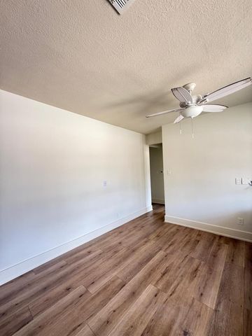 201 Drennan Street B, Houston, TX 77003