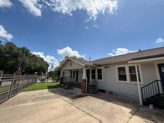 201 Drennan Street B, Houston, TX 77003