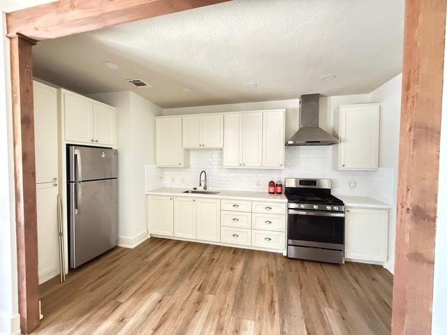 201 Drennan Street B, Houston, TX 77003