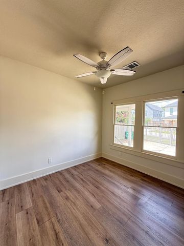 201 Drennan Street B, Houston, TX 77003