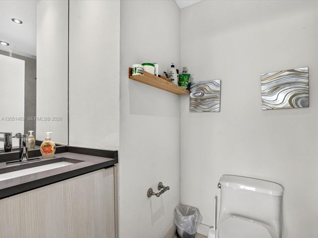 60 SW 13th St 4205, Miami, FL 33130