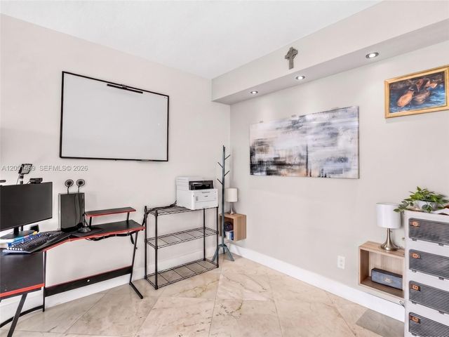 60 SW 13th St 4205, Miami, FL 33130