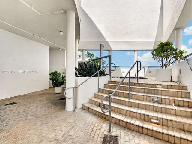 60 SW 13th St 4205, Miami, FL 33130