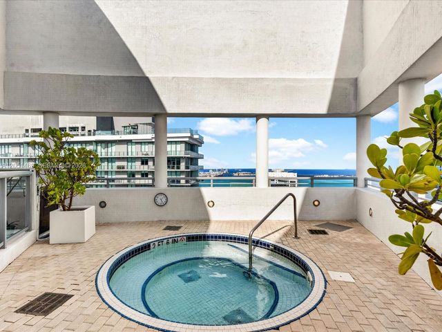 60 SW 13th St 4205, Miami, FL 33130