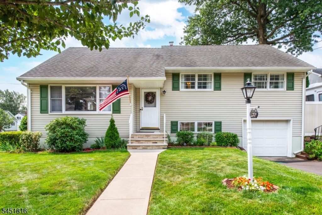 153 Notch Rd, Clifton City, NJ 07013 — exterior