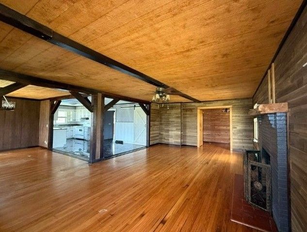545 Carthage Rd, Red Boiling Springs, TN 37150