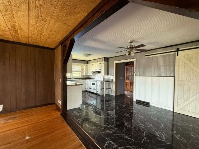 545 Carthage Rd, Red Boiling Springs, TN 37150