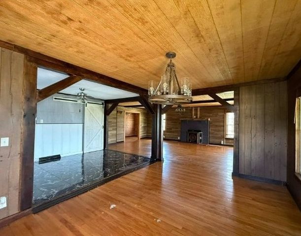 545 Carthage Rd, Red Boiling Springs, TN 37150
