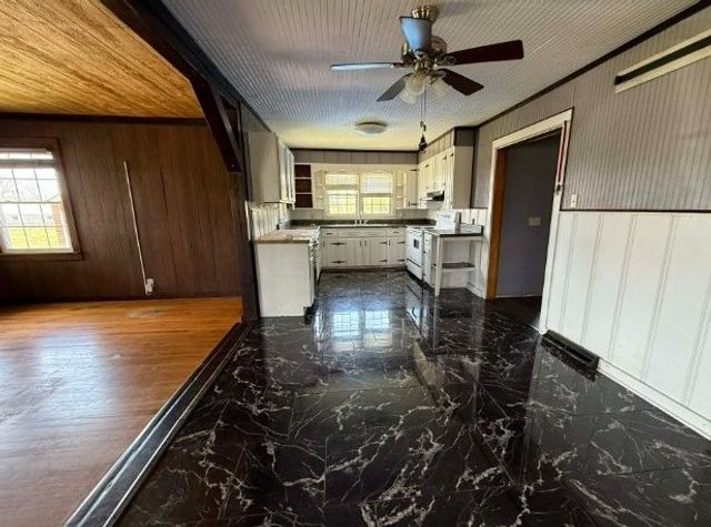 545 Carthage Rd, Red Boiling Springs, TN 37150
