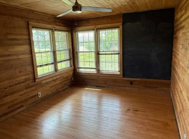 545 Carthage Rd, Red Boiling Springs, TN 37150