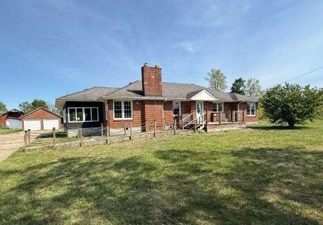 545 Carthage Rd, Red Boiling Springs, TN 37150