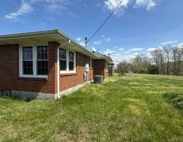 545 Carthage Rd, Red Boiling Springs, TN 37150